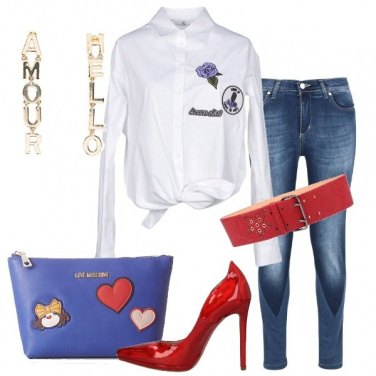 Outfit Camicia bianca e décolleté