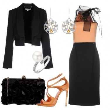 Outfit Nero e albicocca