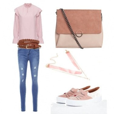 Outfit Le sneakers coi baffi