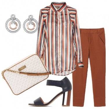 Outfit Pantalone mattone e camicia rigata