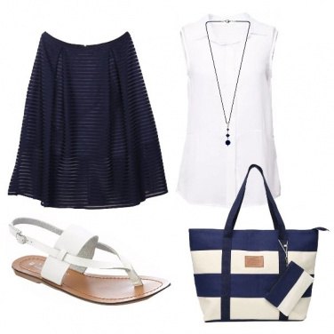 Outfit Bianco e blu a righe