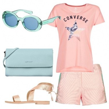 Outfit Rosa e dettagli verde acqua
