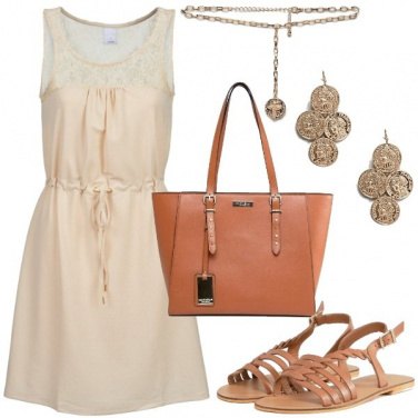 Outfit Abito crema