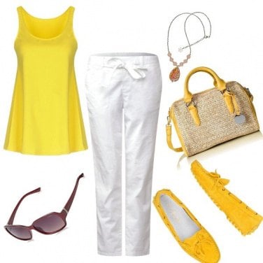 Outfit Basic, giallo in città