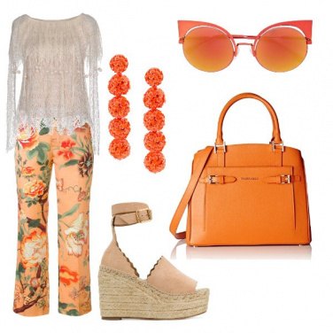 Outfit Pantalone crop e zeppa