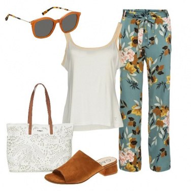 Outfit Il pantalone in fantasia floreale