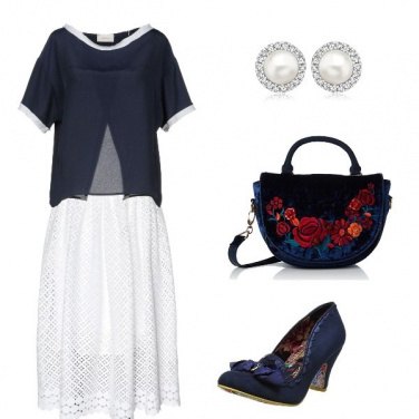 Outfit Divertiamoci con scarpe e borsa