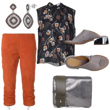 Outfit Pantalone aderente scamosciato