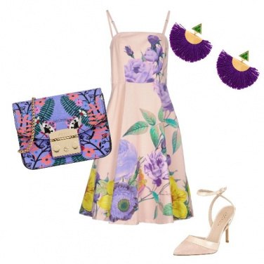 Outfit Vestito floreale e borsa viola