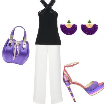 Outfit Borsa, orecchini e scarpe viola