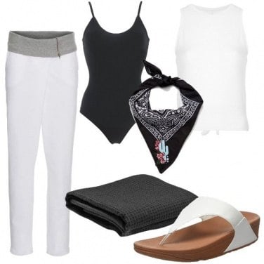 Outfit Yoga in spiaggia