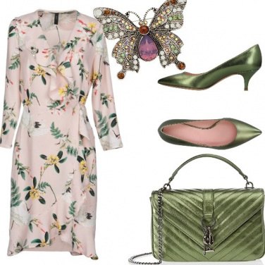 Outfit Verde e cipria