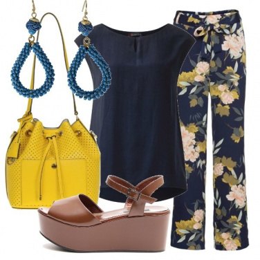 Outfit Con i pantaloni floreali