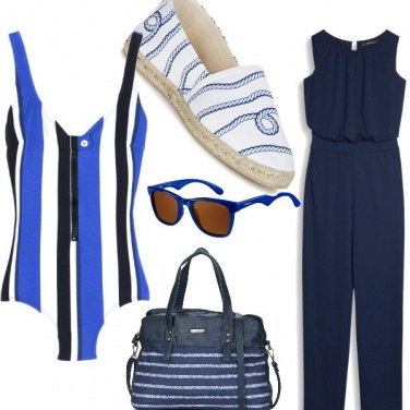 Outfit Sempre al mare in blu e bianco