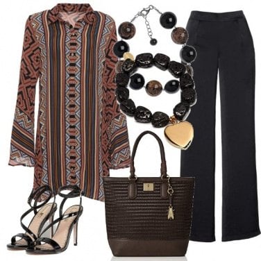Outfit La tunica e il pantalone con lo spacco