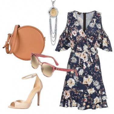 Outfit Abito a portafoglio con spalle scoperte