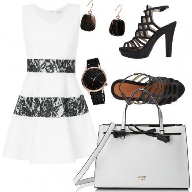 Outfit In bianco e abbronzata