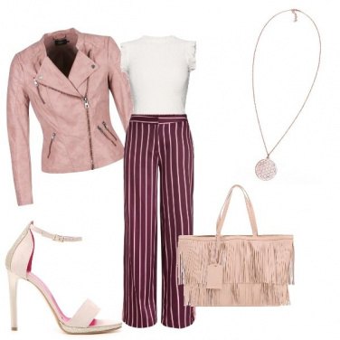 Outfit Rosa con stile sandalo glam