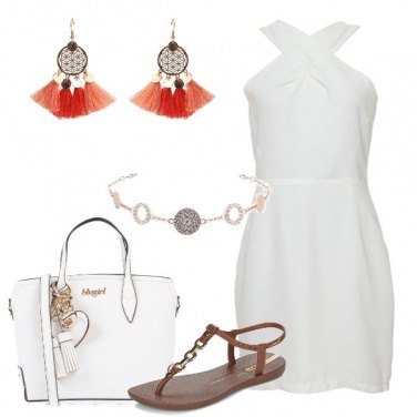 Outfit Abito bianco con scollo incrociato