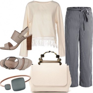 Outfit Colori classici e linee morbide