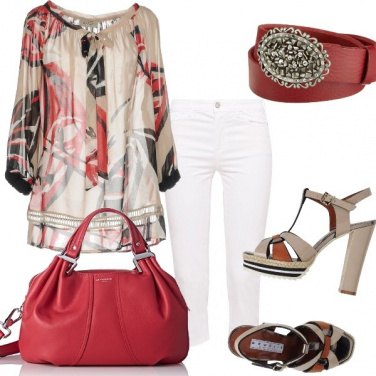 Outfit Pantalone capri e tacco
