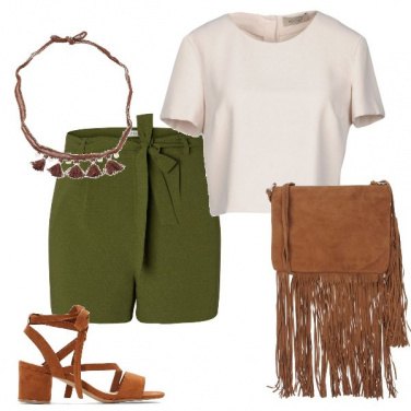 Outfit Shorts e crop top