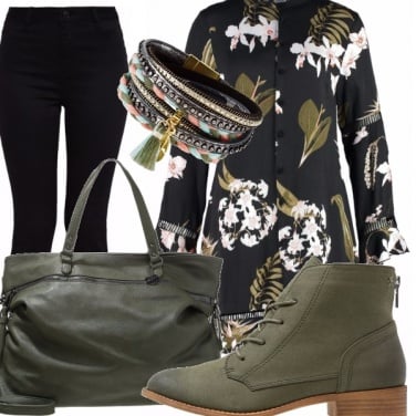 Outfit In verde e nero.