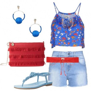 Outfit Shorts e top floreale