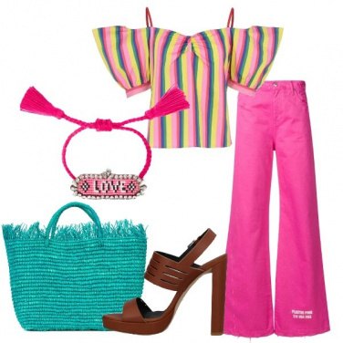 Outfit Blusa rigata e pantalone a vita alta