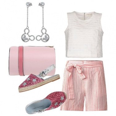 Outfit Bermuda rigato ed espadrillas