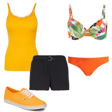 Outfit A mare in giallo e arancio
