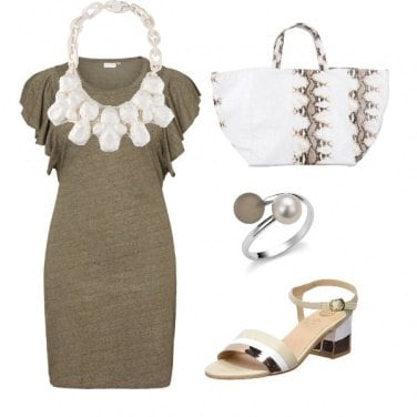 Outfit Collana bianca