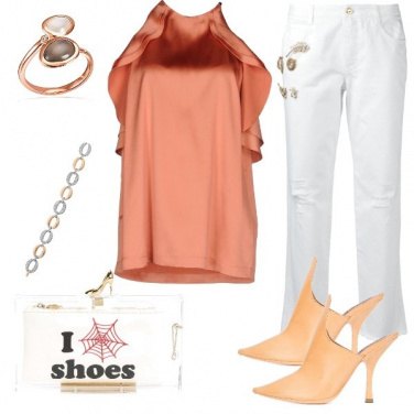 Outfit Il jeans con le applicazioni