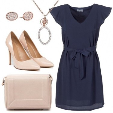 Outfit Blu e cipria