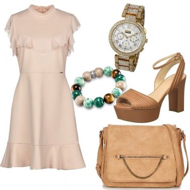 Outfit Eleganza da giorno con tacco comodo