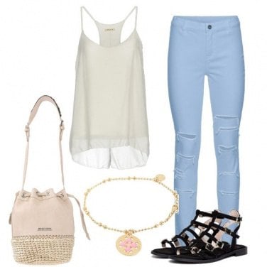 Outfit Celeste e bianco
