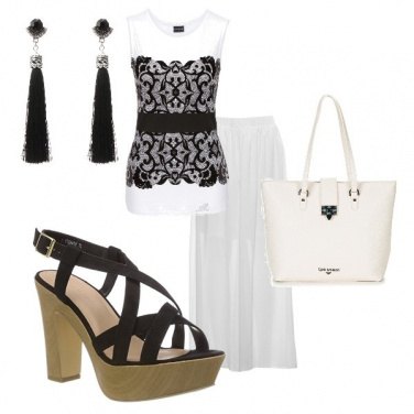Outfit La zeppa e i ricami in nero