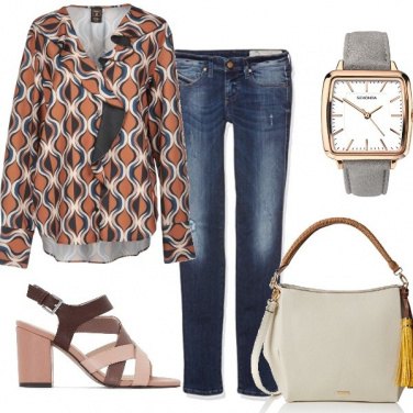 Outfit Al lavoro in camicia e comodo sandalo