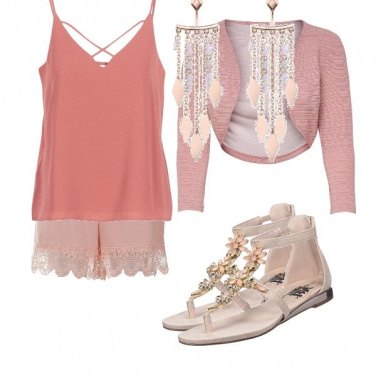 Outfit I sandali con gli strass
