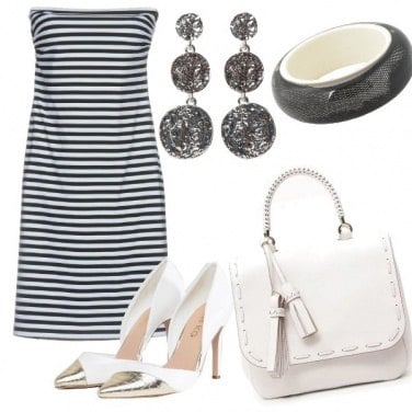 Outfit Abito basic ma con accessori chic