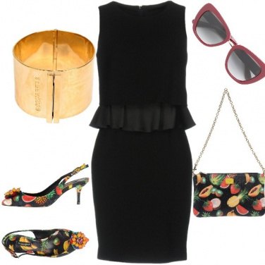 Outfit Tubino nero alla frutta