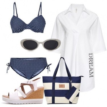 Outfit Bianco e blu al mare