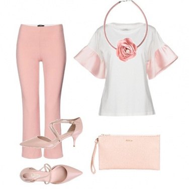 Outfit Invitata romantica