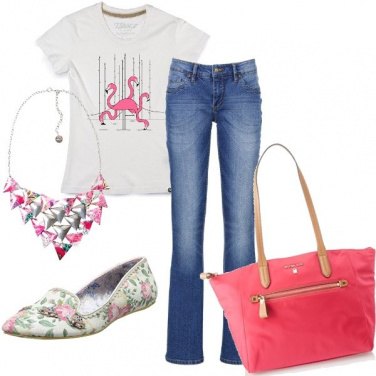 Outfit Basic in rosa e jeans