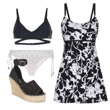 Outfit Bikini in bianco e nero