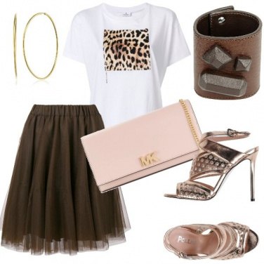 Outfit Tulle e t-shirt by night
