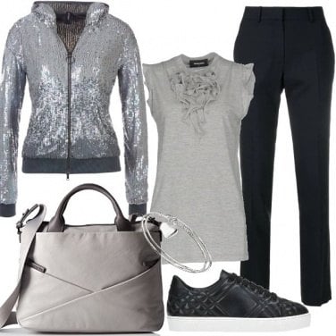 Outfit Casual in grigio e glitter