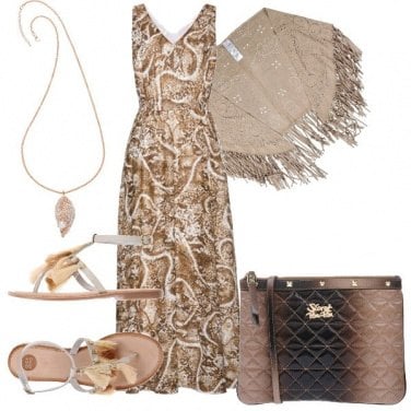 Outfit Abito lungo e sandali bassi