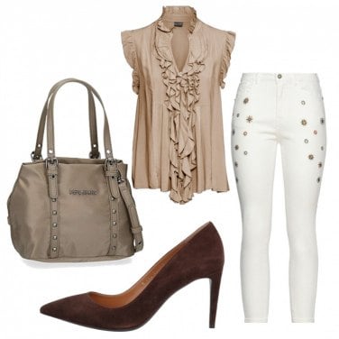 Outfit Camiseta Beige Mujer: 27 Outfit Mujer | Bantoa