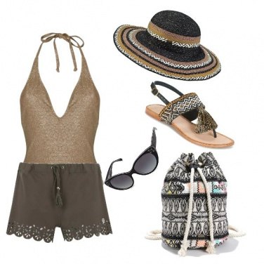 Outfit La Spiaggia col secchiello in spalla